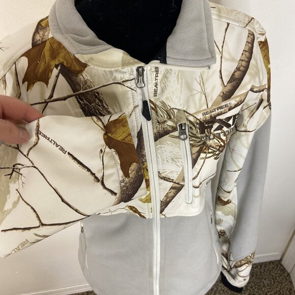 Women's Realtree Camo Bomber Jacket - Picture 6 of 8